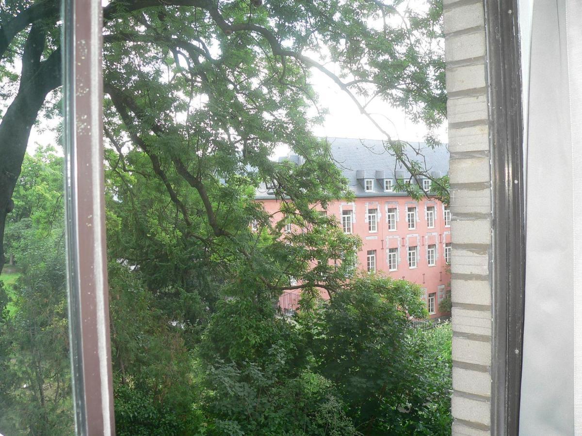 Liège Centre: Cozy Stay Near St Lambert Station Exterior photo
